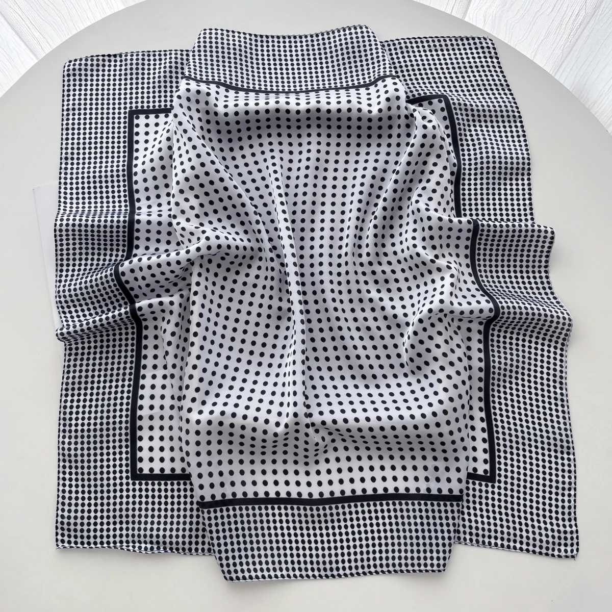 Dames elegante zachte satijnen - Silk Scarf Square recensie en prijs