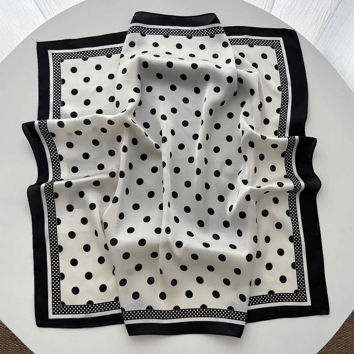 Dames elegante zachte satijnen - Silk Scarf Square recensie en prijs