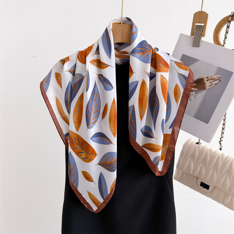 Luxe Merk Print 70 Cm Vierkant - Silk Scarf Square recensie en prijs